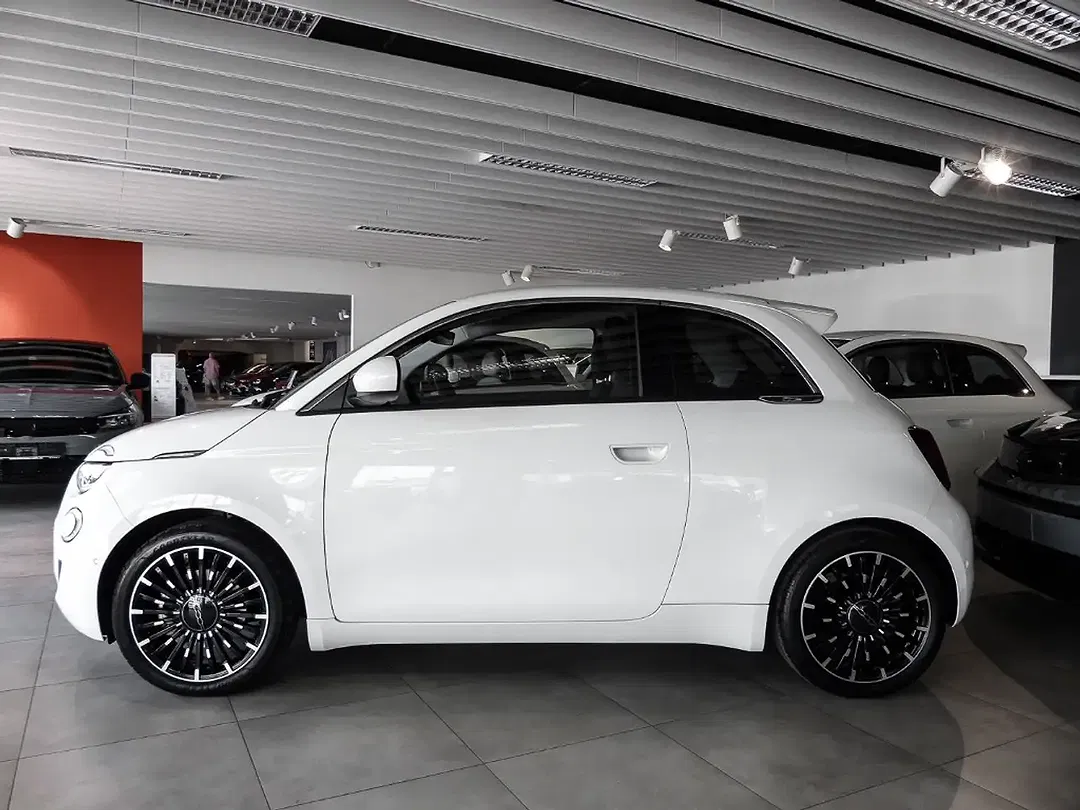 Fiat 500e - Thumbnail 16