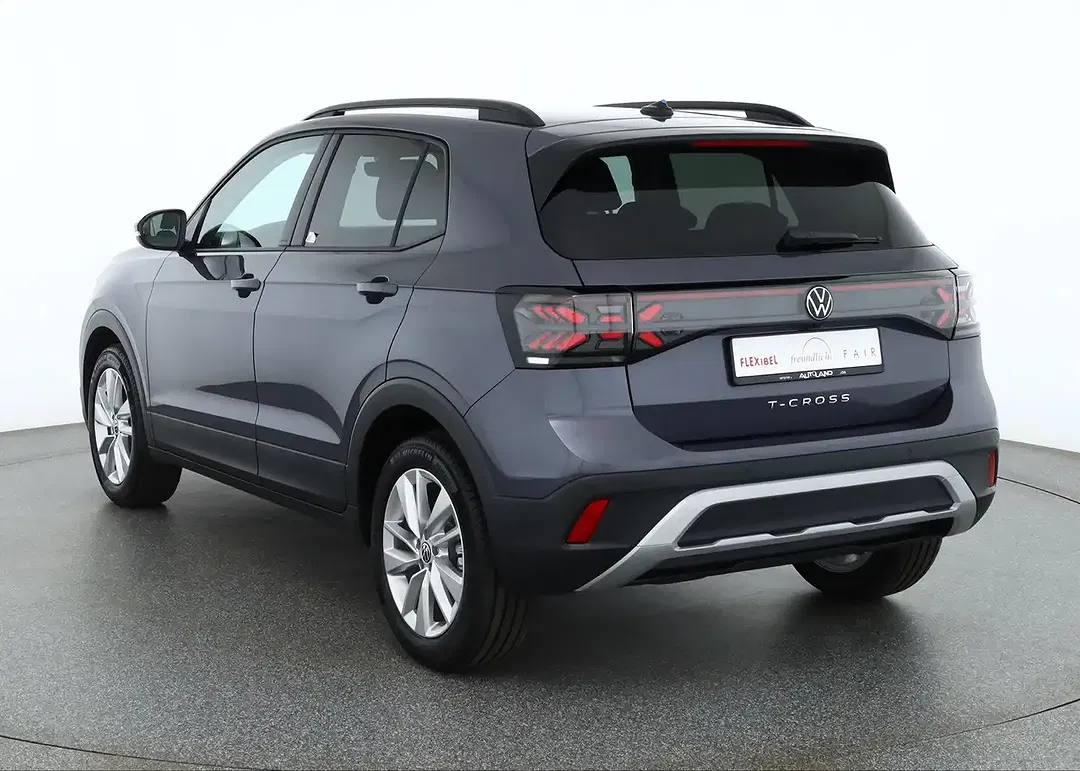 Volkswagen T-Cross - Thumbnail 2