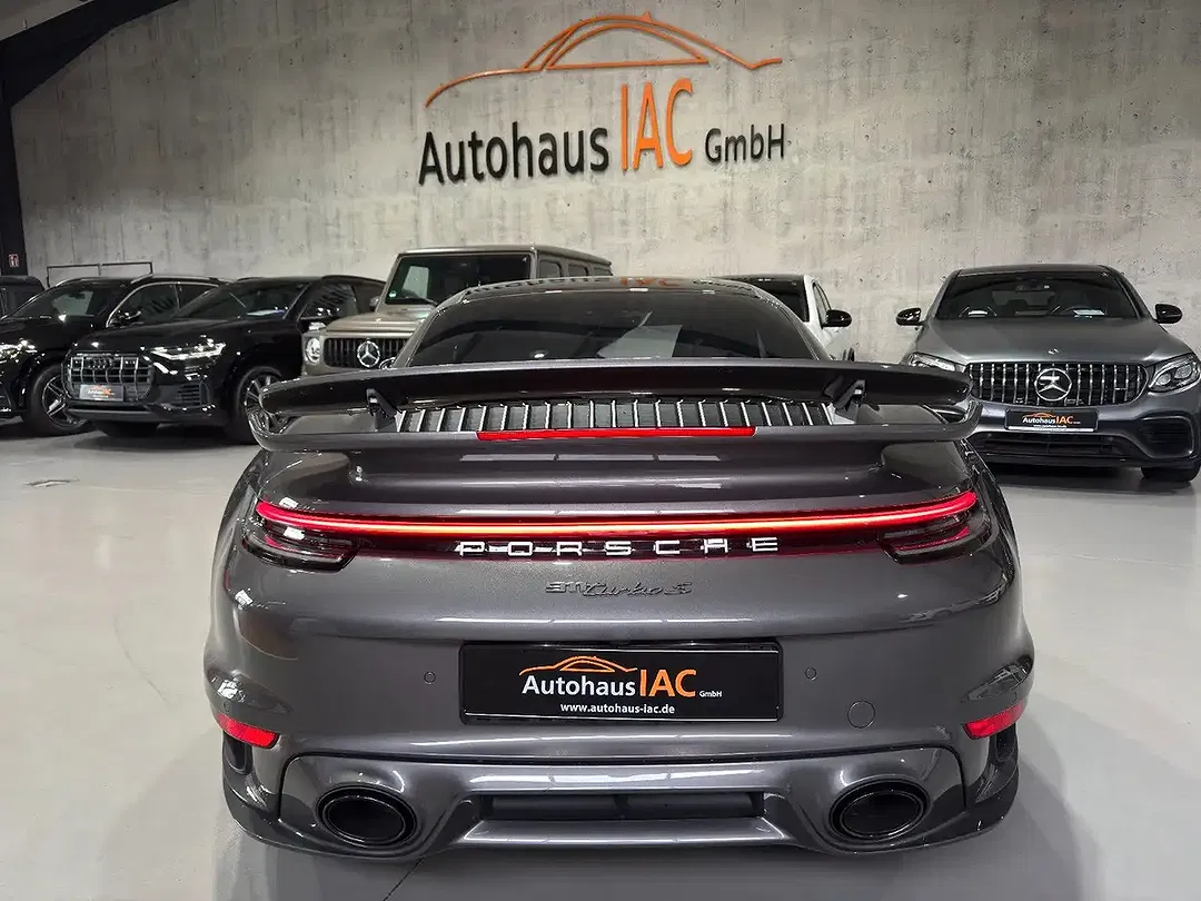 Porsche 911 - Thumbnail 6