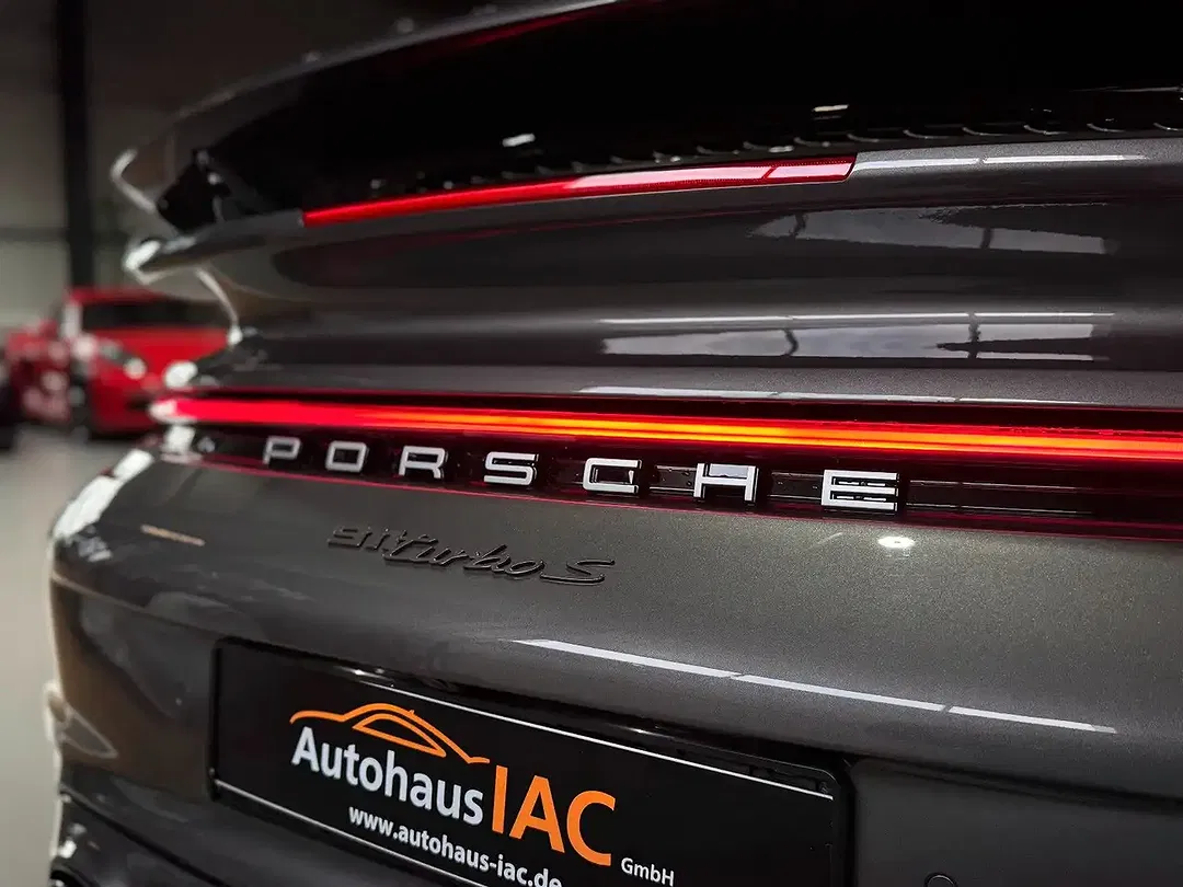Porsche 911 - Thumbnail 7