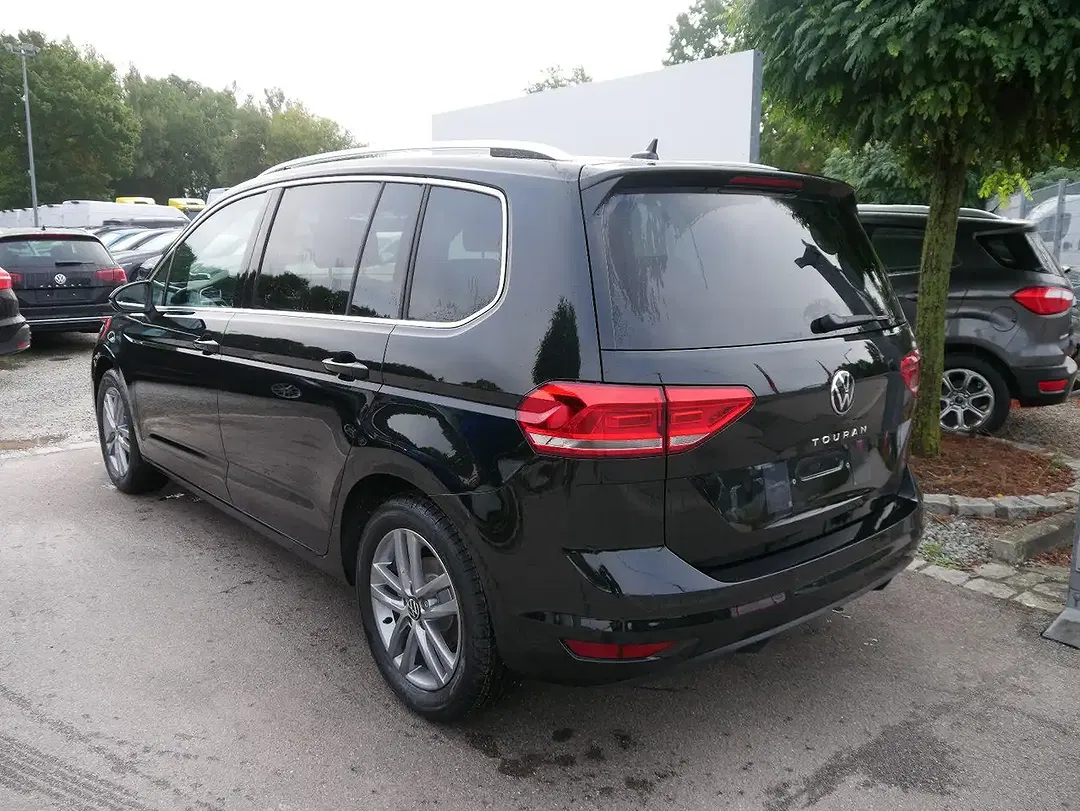Volkswagen Touran - Thumbnail 5