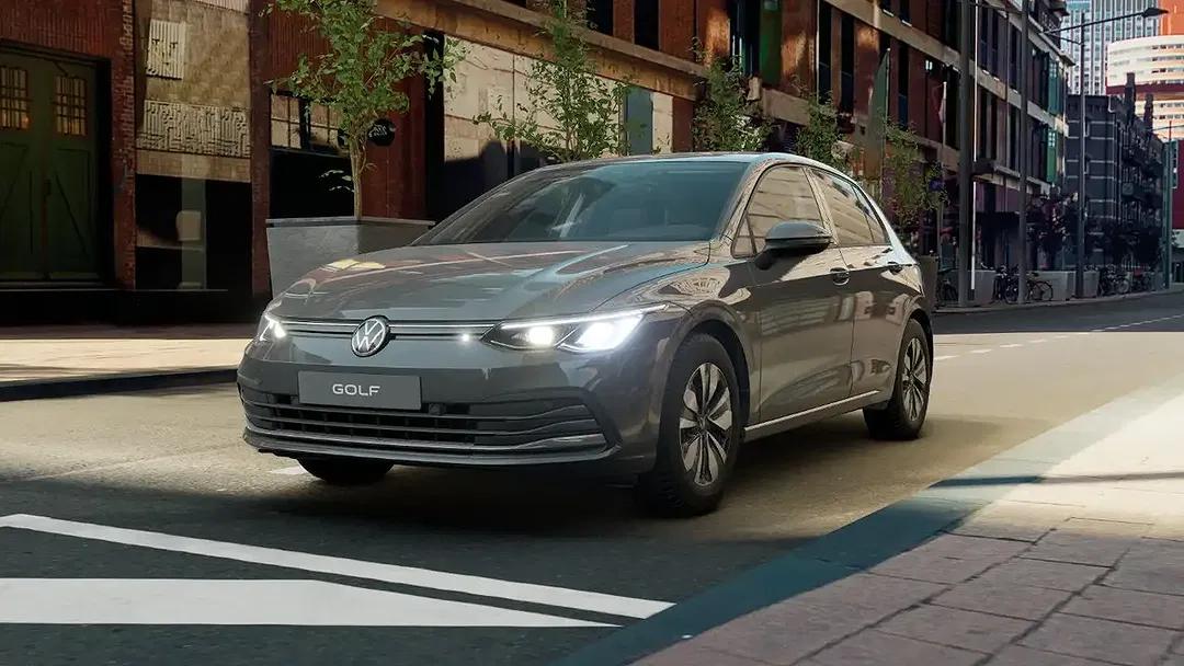 Volkswagen Golf - Thumbnail 1