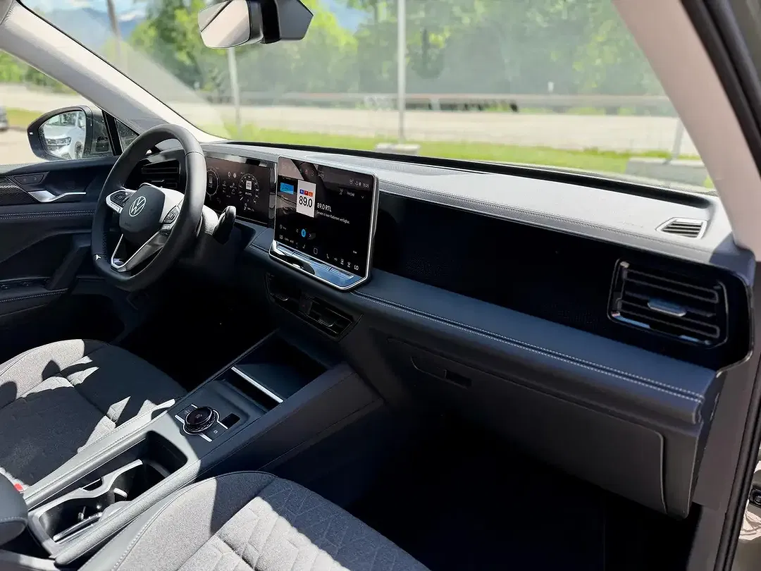 Volkswagen Tiguan - Thumbnail 12