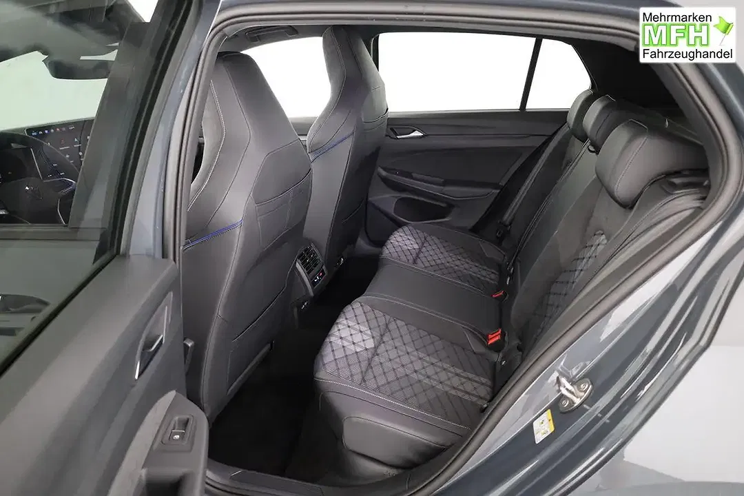 Volkswagen Golf - Thumbnail 10
