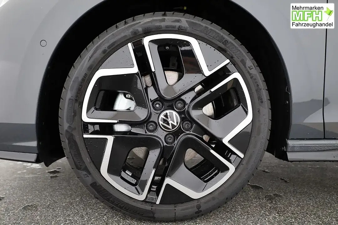 Volkswagen Golf - Thumbnail 12