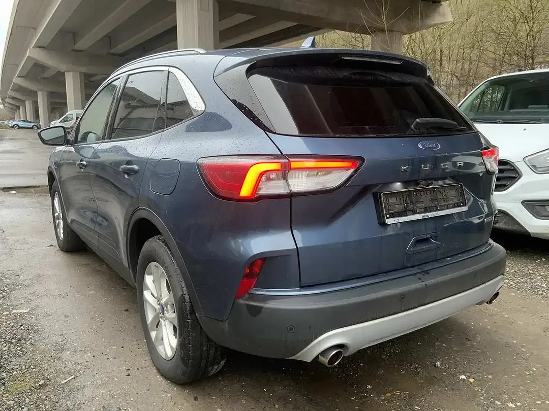Ford Kuga - Thumbnail 3