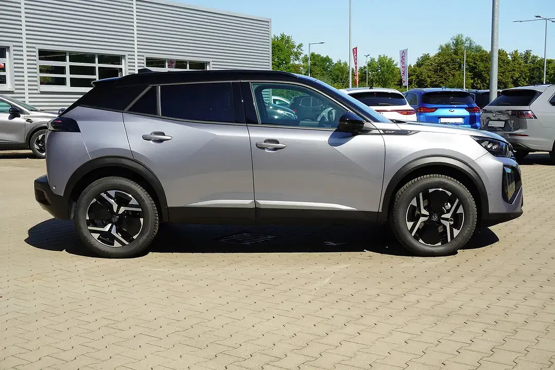 Peugeot 2008 - Thumbnail 3