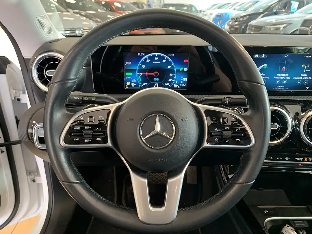Mercedes-Benz CLA 250 - Thumbnail 11