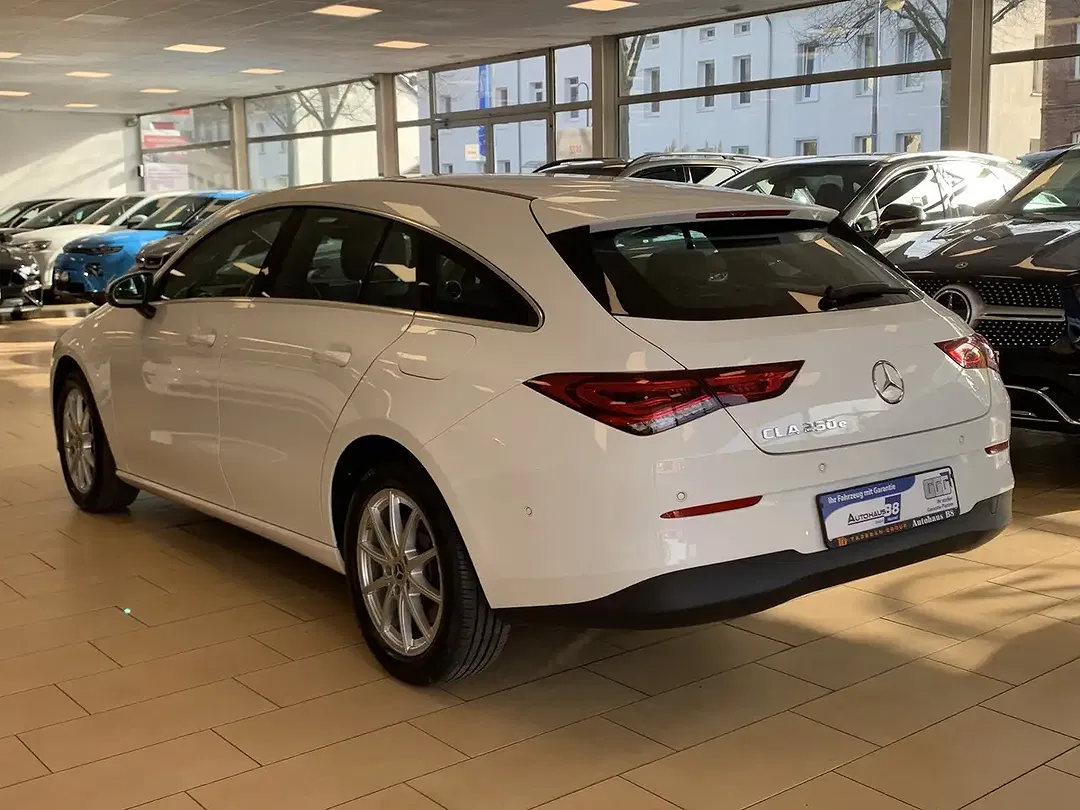 Mercedes-Benz CLA 250 - Thumbnail 6