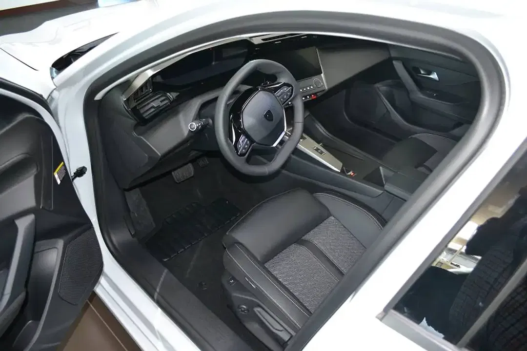 Peugeot 308 - Thumbnail 8