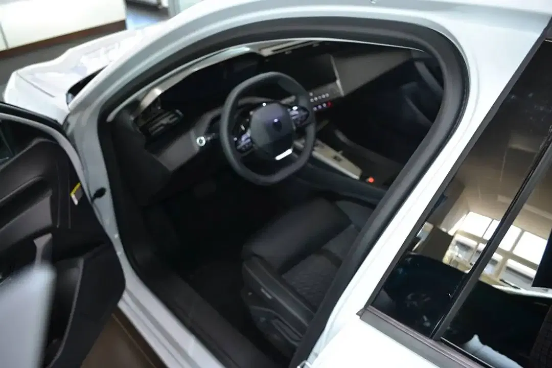Peugeot 308 - Thumbnail 9