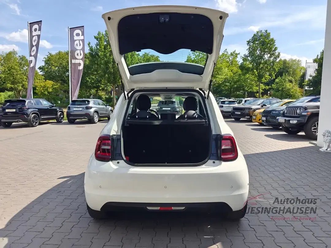 Fiat 500e - Thumbnail 8