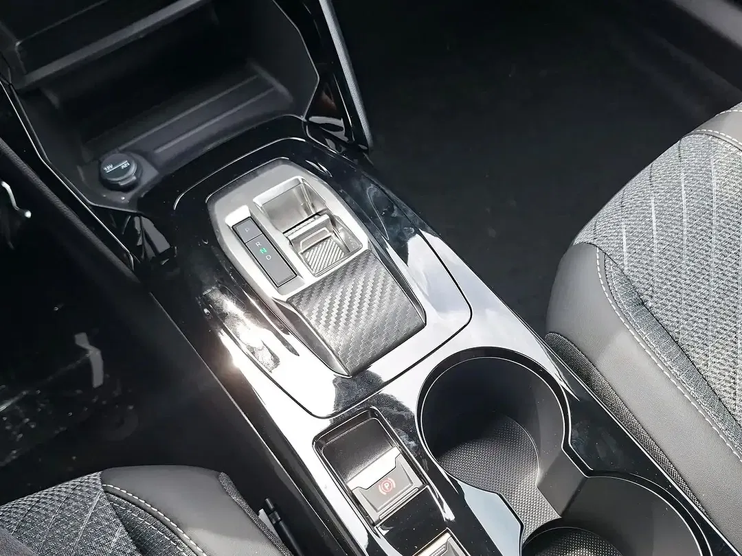 Peugeot 2008 - Thumbnail 11