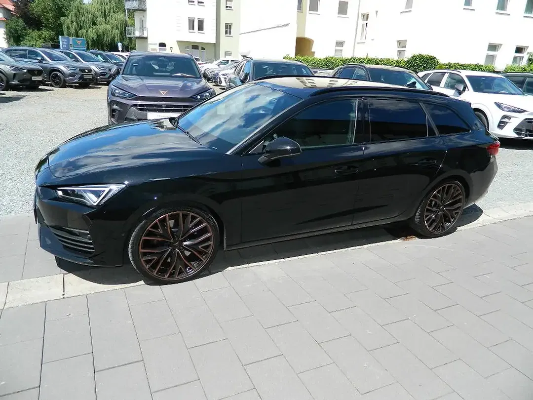 CUPRA Leon - Thumbnail 3