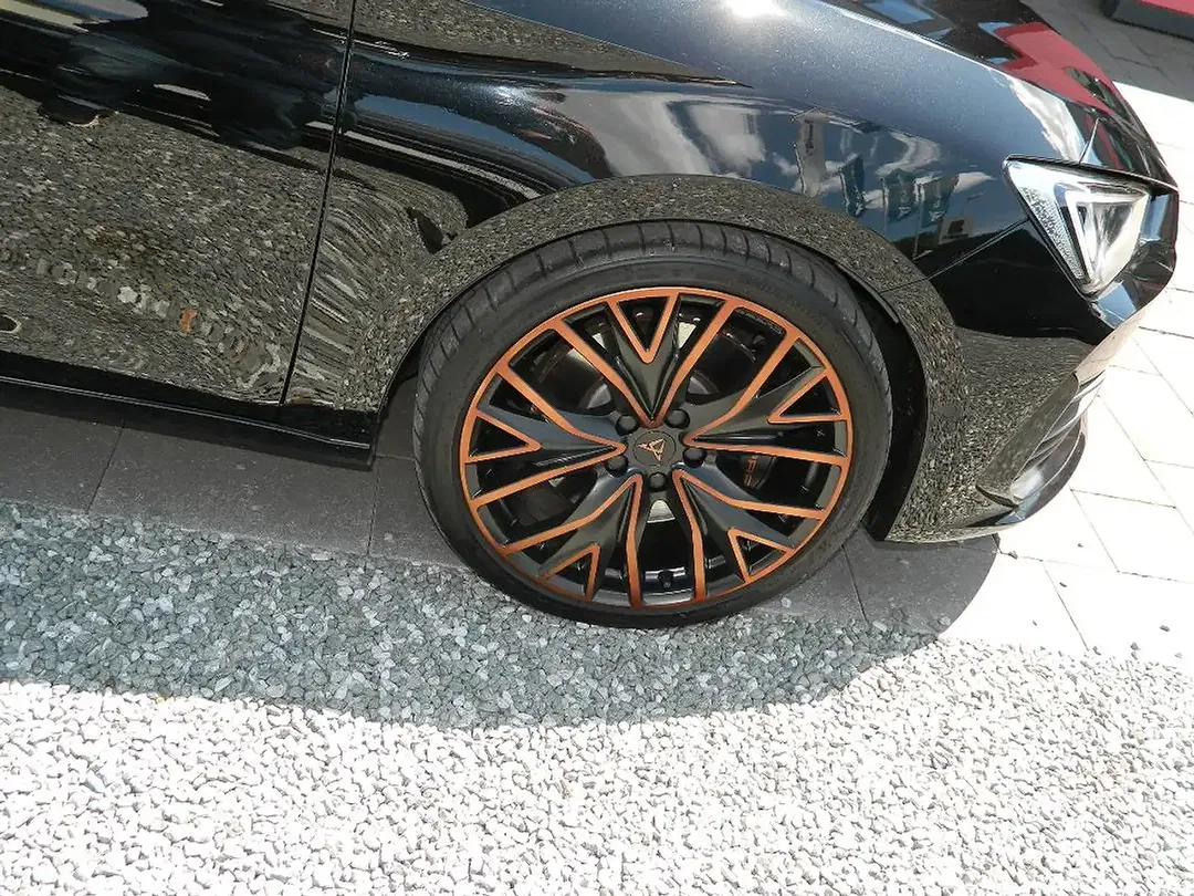 CUPRA Leon - Thumbnail 5