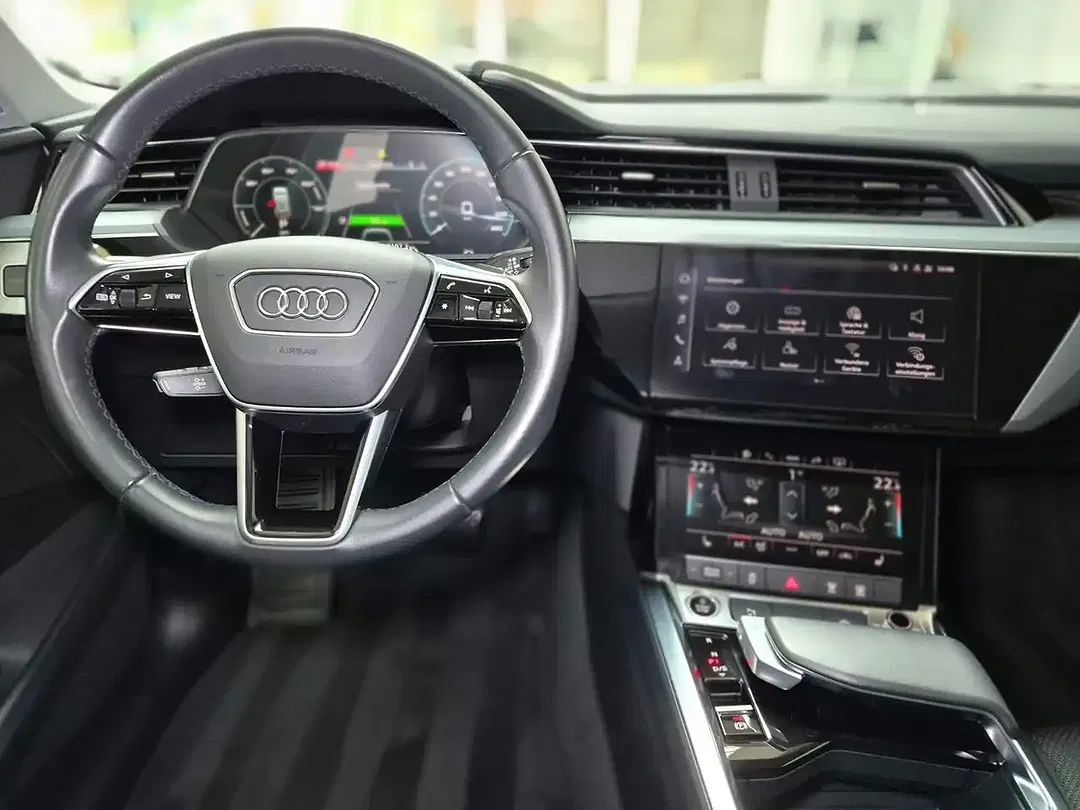 Audi e-tron - Thumbnail 11
