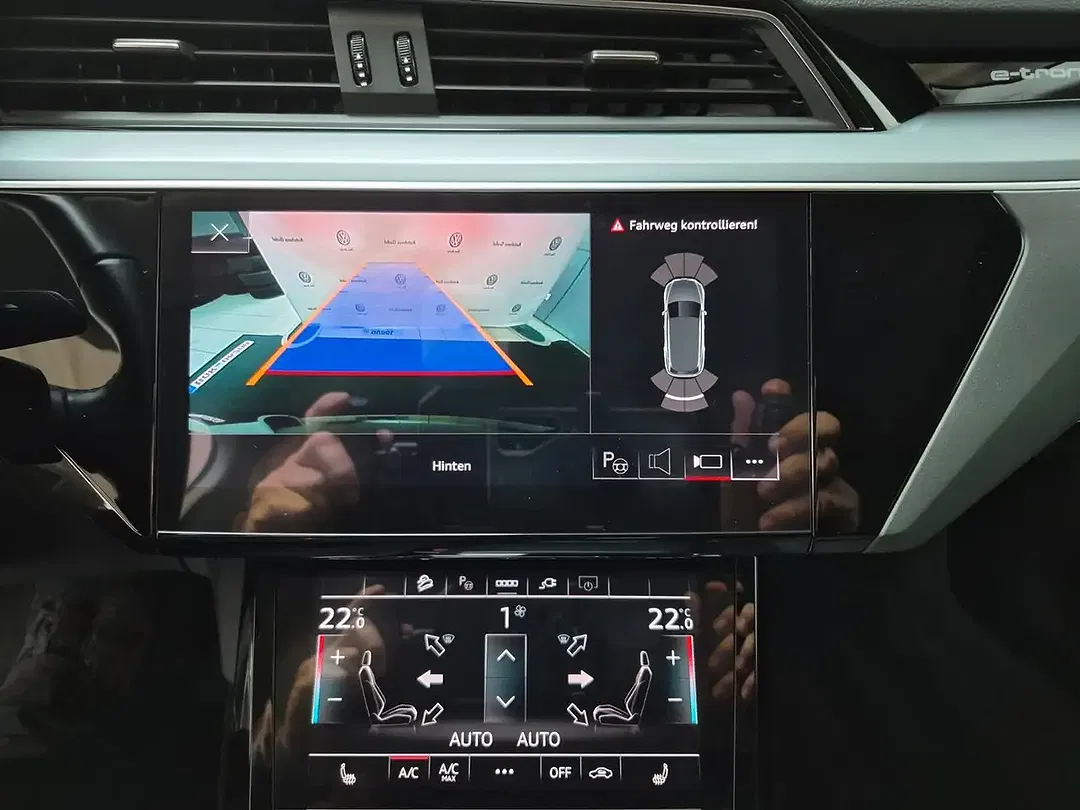 Audi e-tron - Thumbnail 13