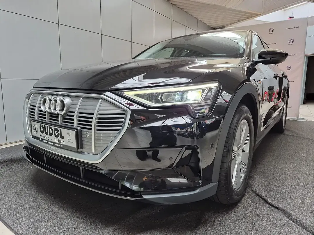 Audi e-tron - Thumbnail 3