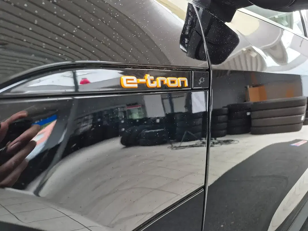 Audi e-tron - Thumbnail 4