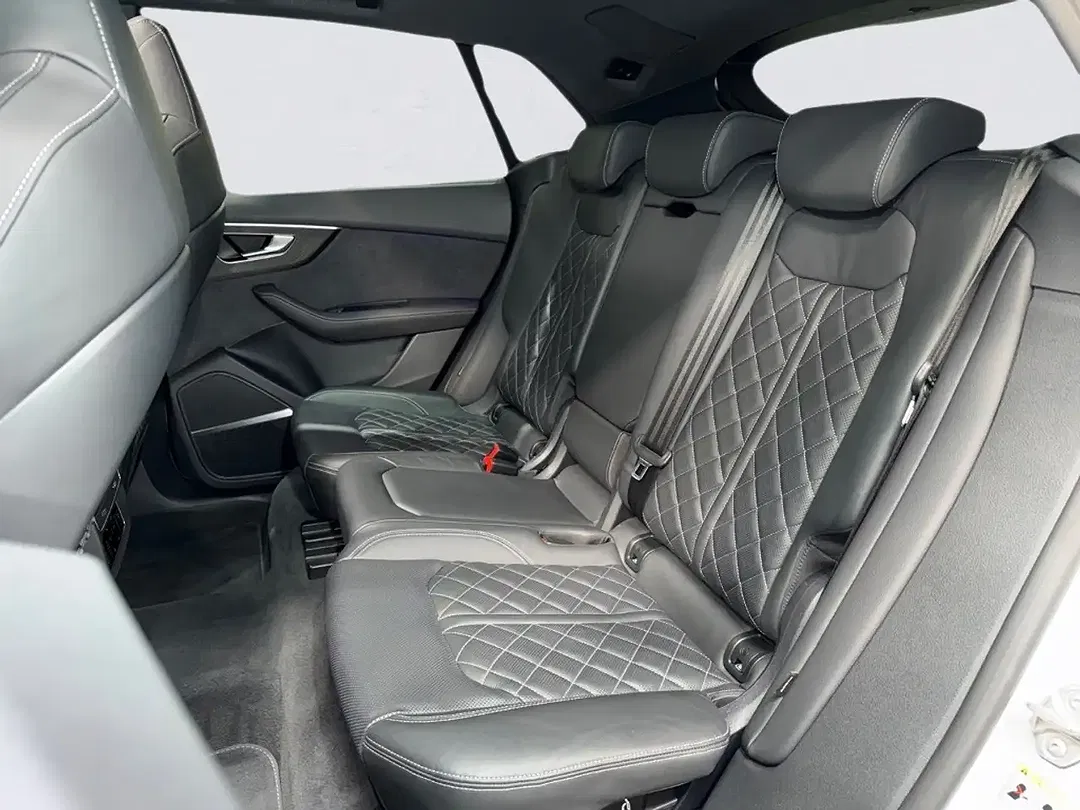 Audi SQ8 - Thumbnail 11