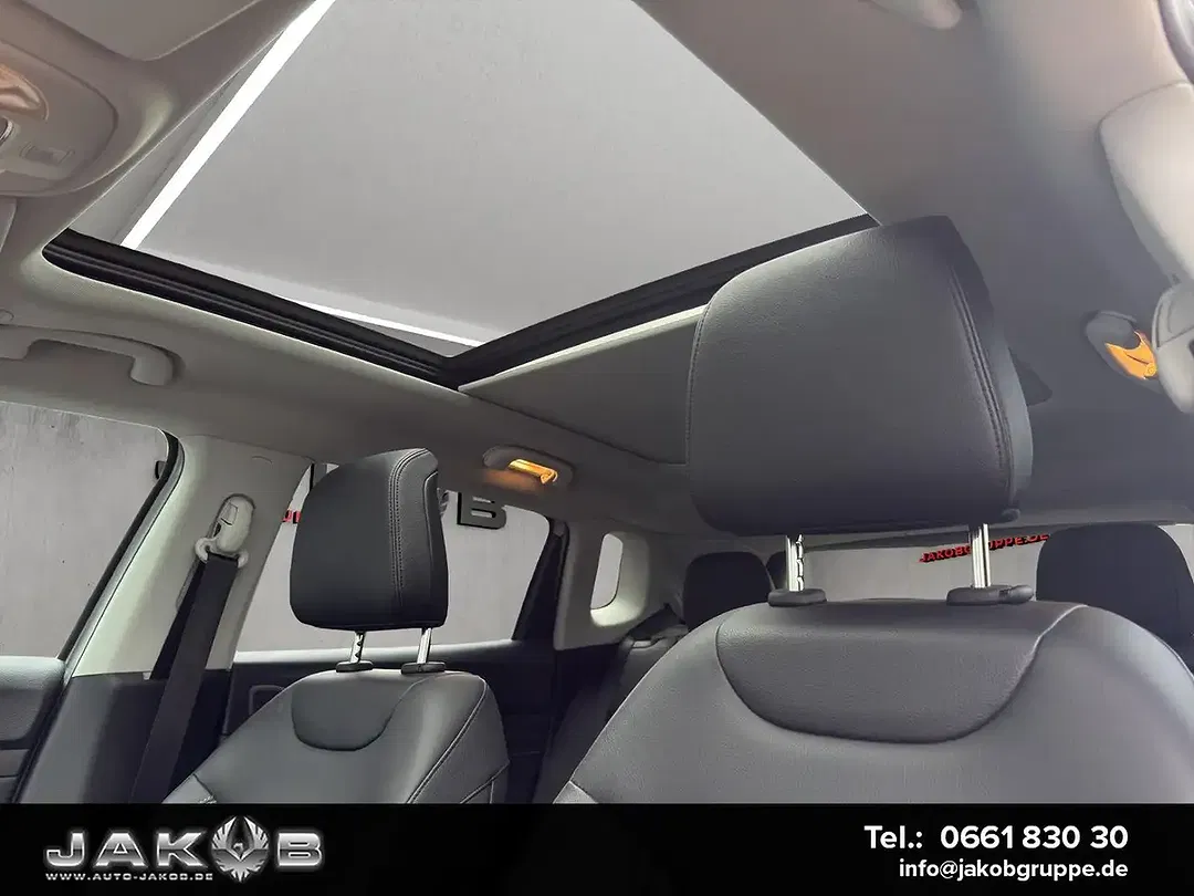Jeep Compass - Thumbnail 10