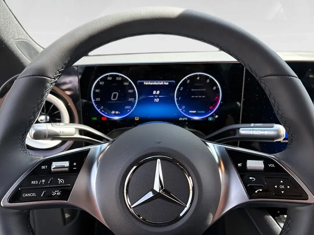 Mercedes-Benz CLA 200 - Thumbnail 11