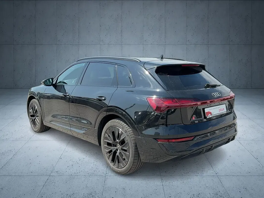 Audi Q8 e-tron - Thumbnail 3