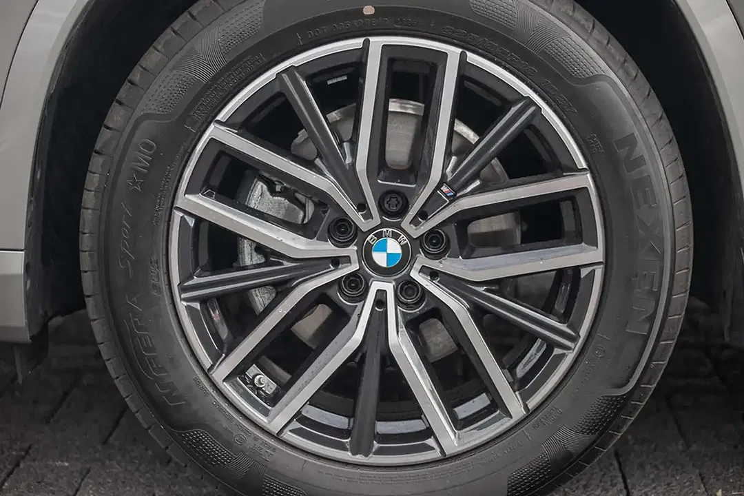 BMW X1 - Thumbnail 5