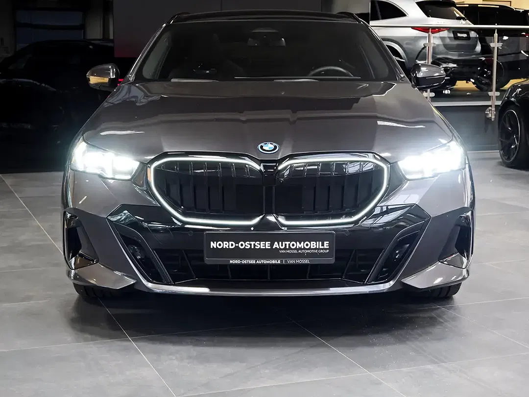 BMW 550 - Thumbnail 3