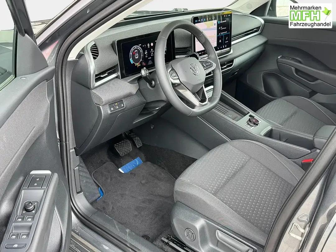 Volkswagen T-Roc - Thumbnail 11