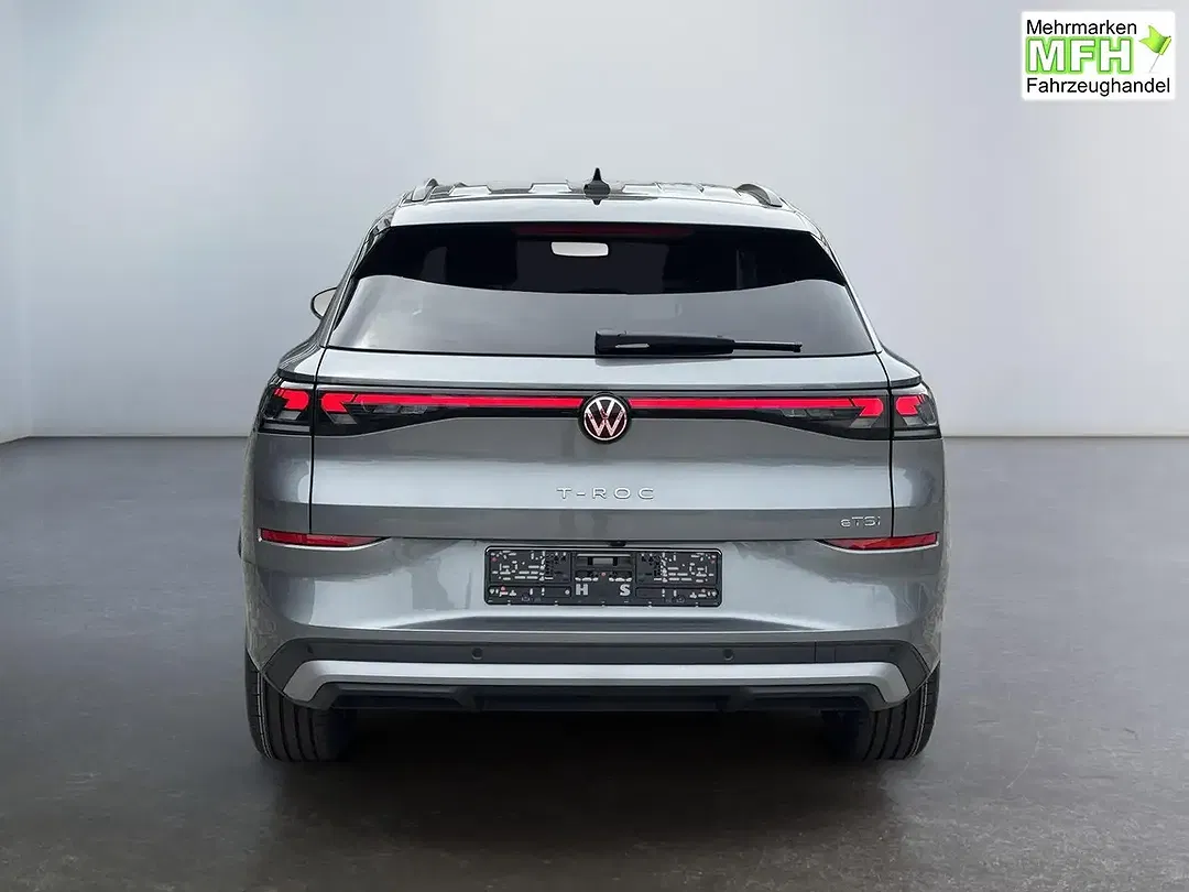 Volkswagen T-Roc - Thumbnail 3