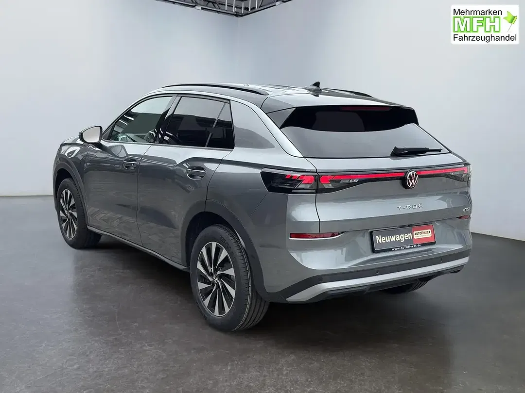 Volkswagen T-Roc - Thumbnail 5