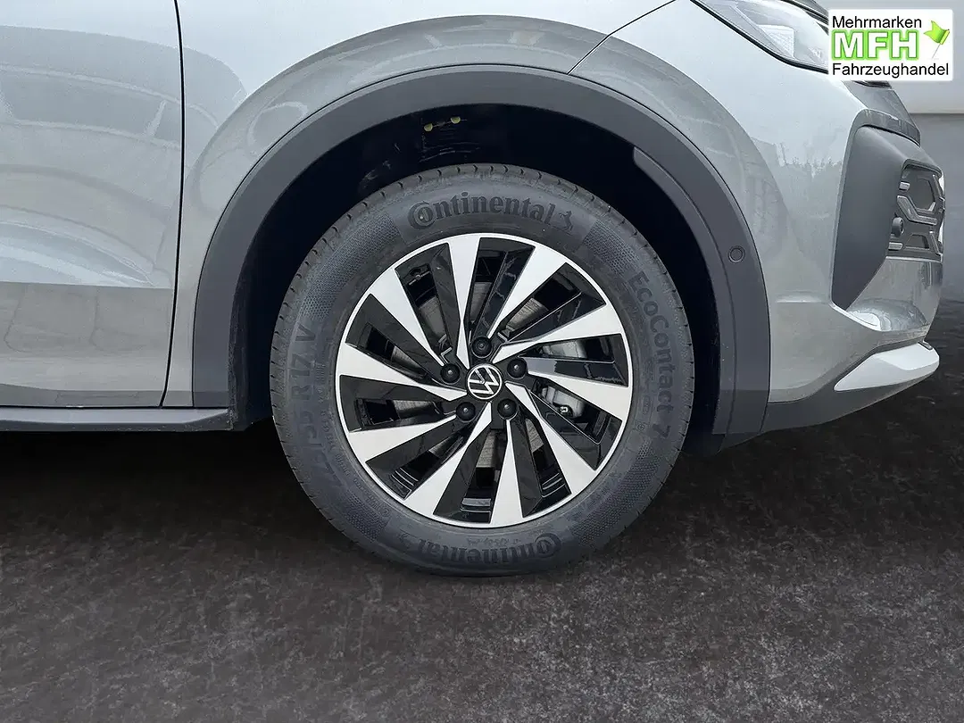 Volkswagen T-Roc - Thumbnail 8