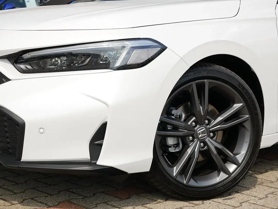 Honda Civic - Thumbnail 3