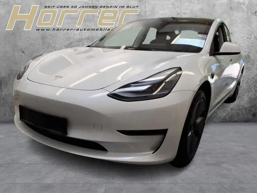 Tesla Model 3 - Thumbnail 2