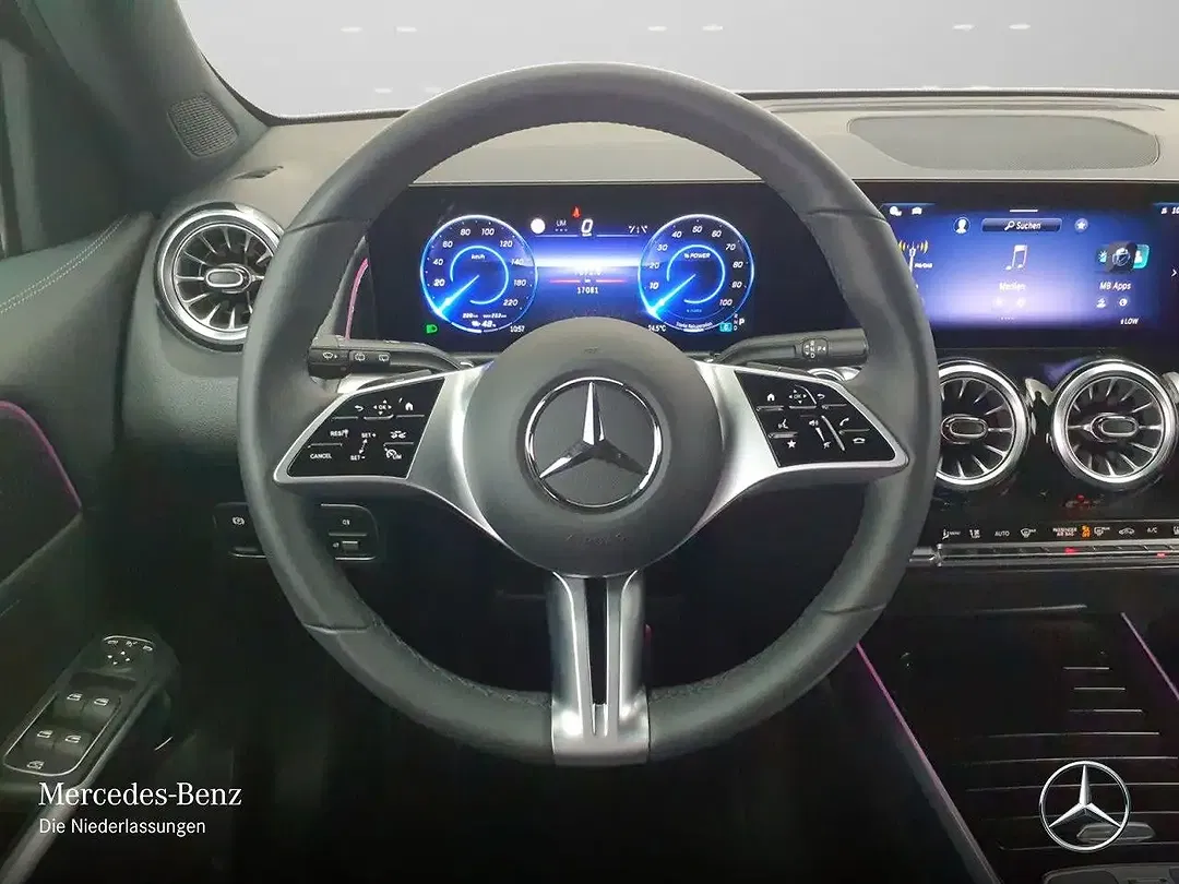 Mercedes-Benz EQB 250 - Thumbnail 13