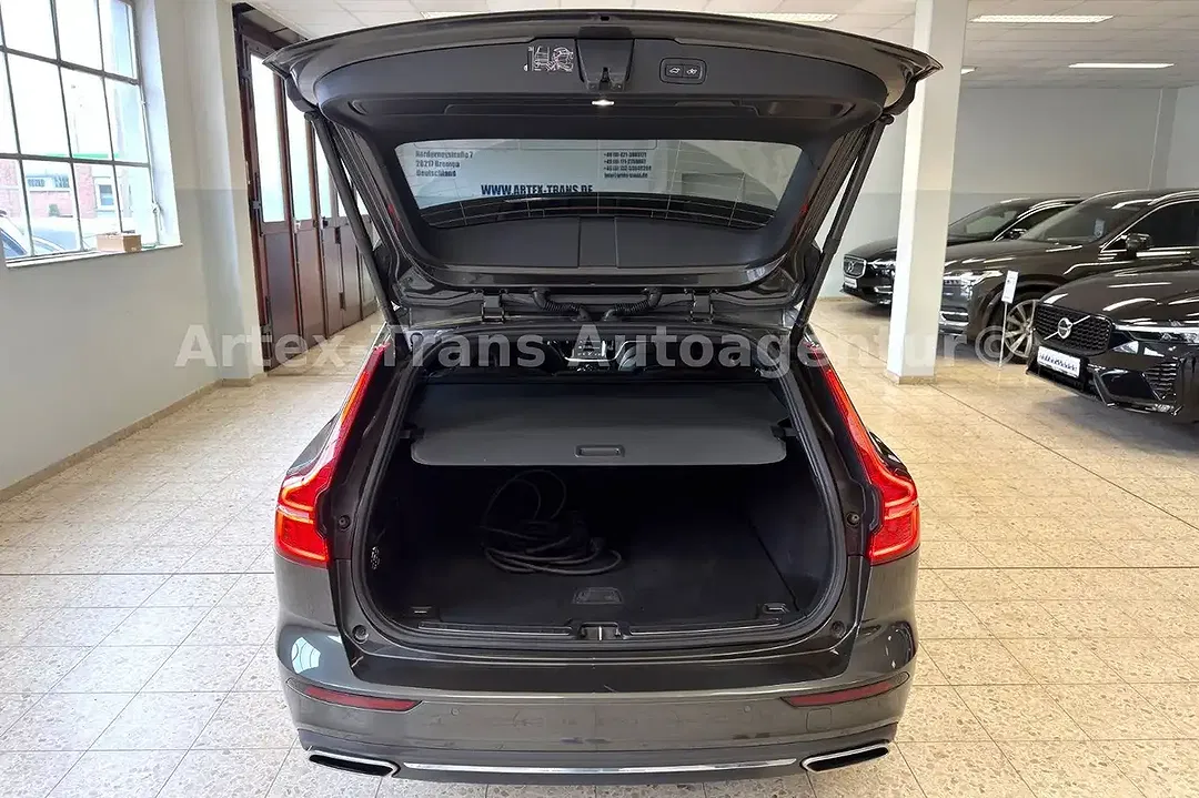 Volvo V60 - Thumbnail 5