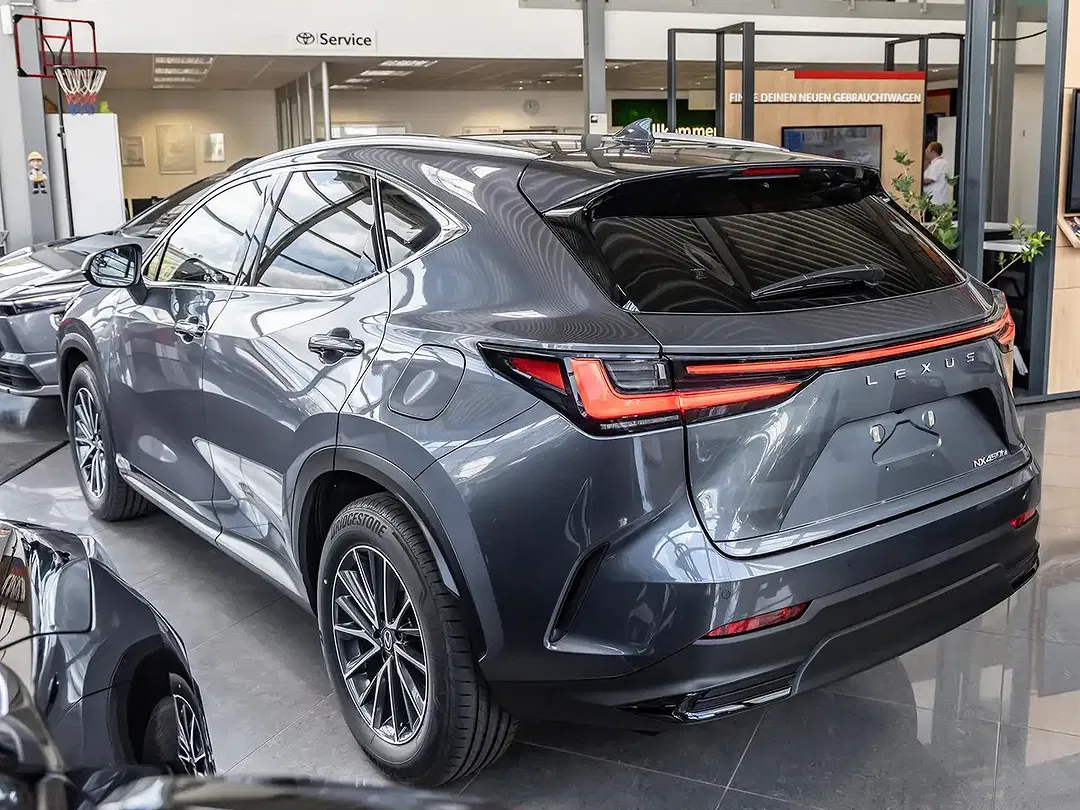 Lexus NX 450h+ E-FOUR Business - foto 2