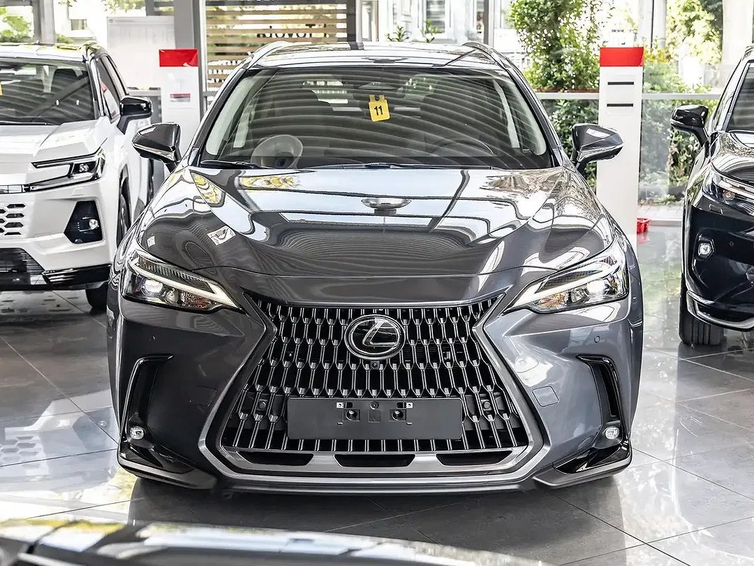 Lexus NX 450h+ - Thumbnail 3