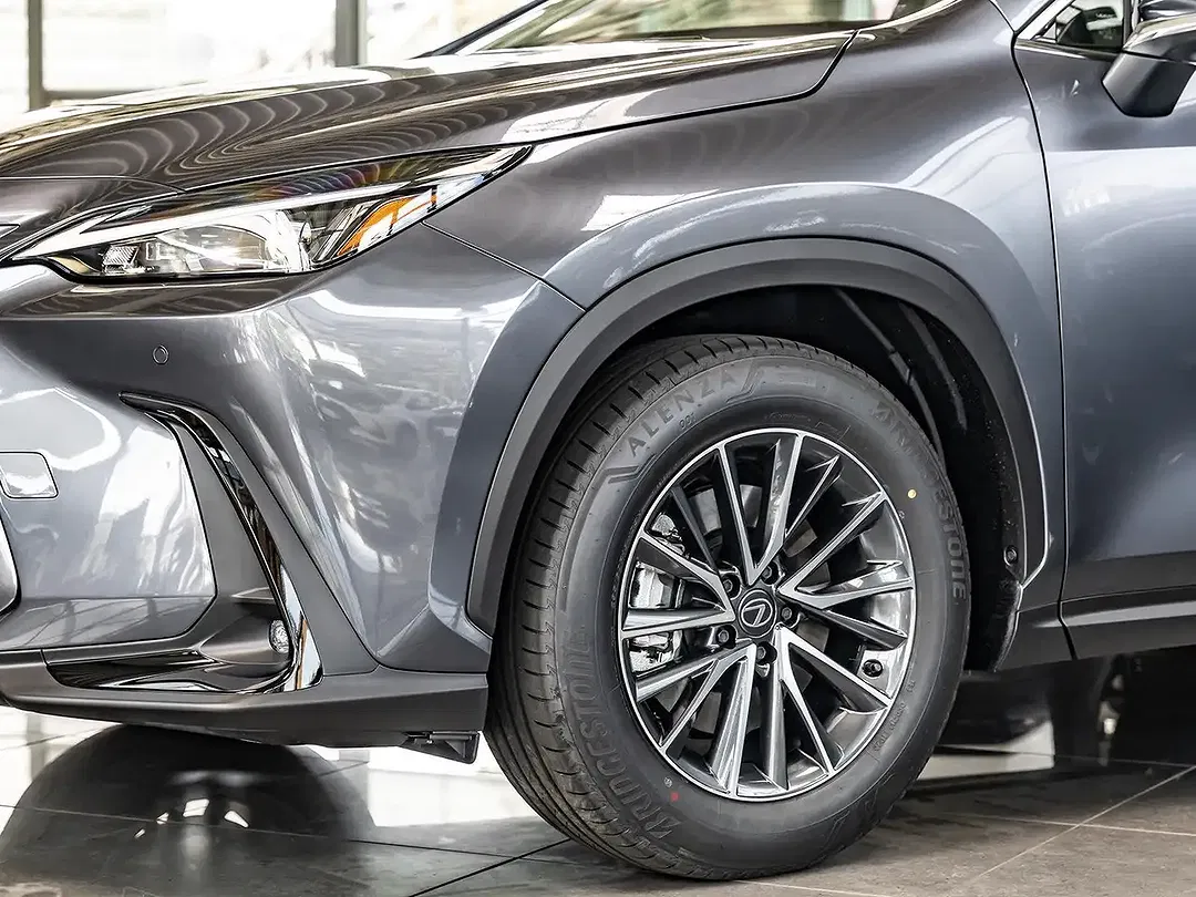 Lexus NX 450h+ - Thumbnail 6