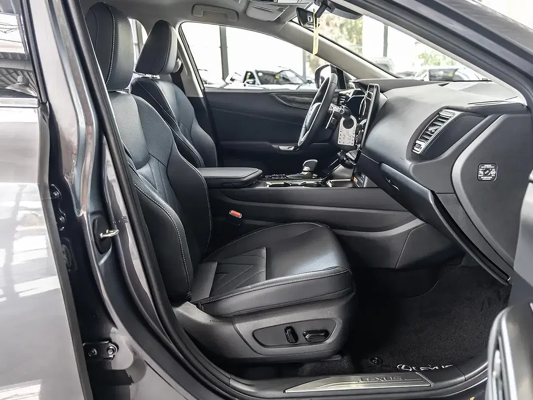 Lexus NX 450h+ - Thumbnail 9