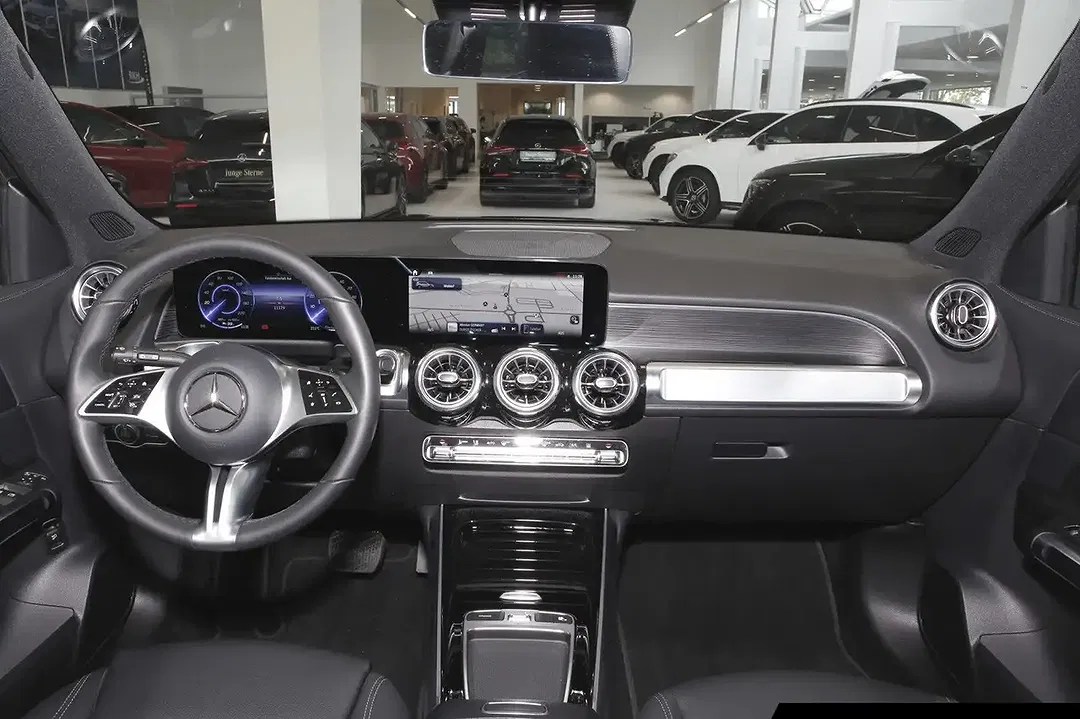 Mercedes-Benz EQB 250 - Thumbnail 10