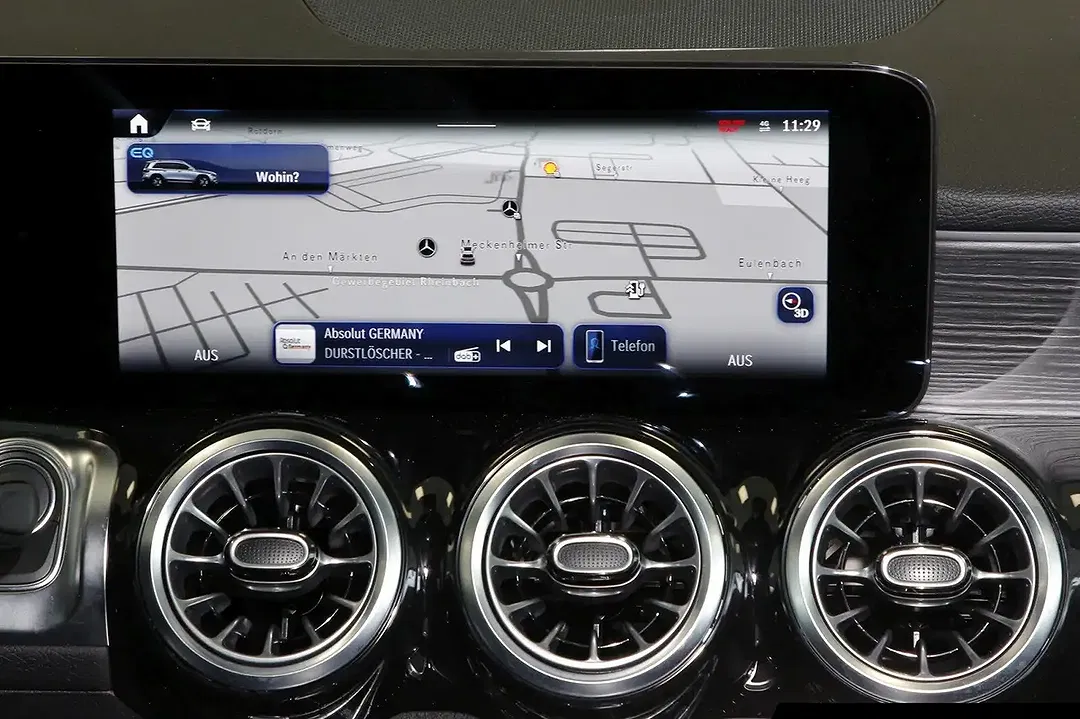 Mercedes-Benz EQB 250 - Thumbnail 11