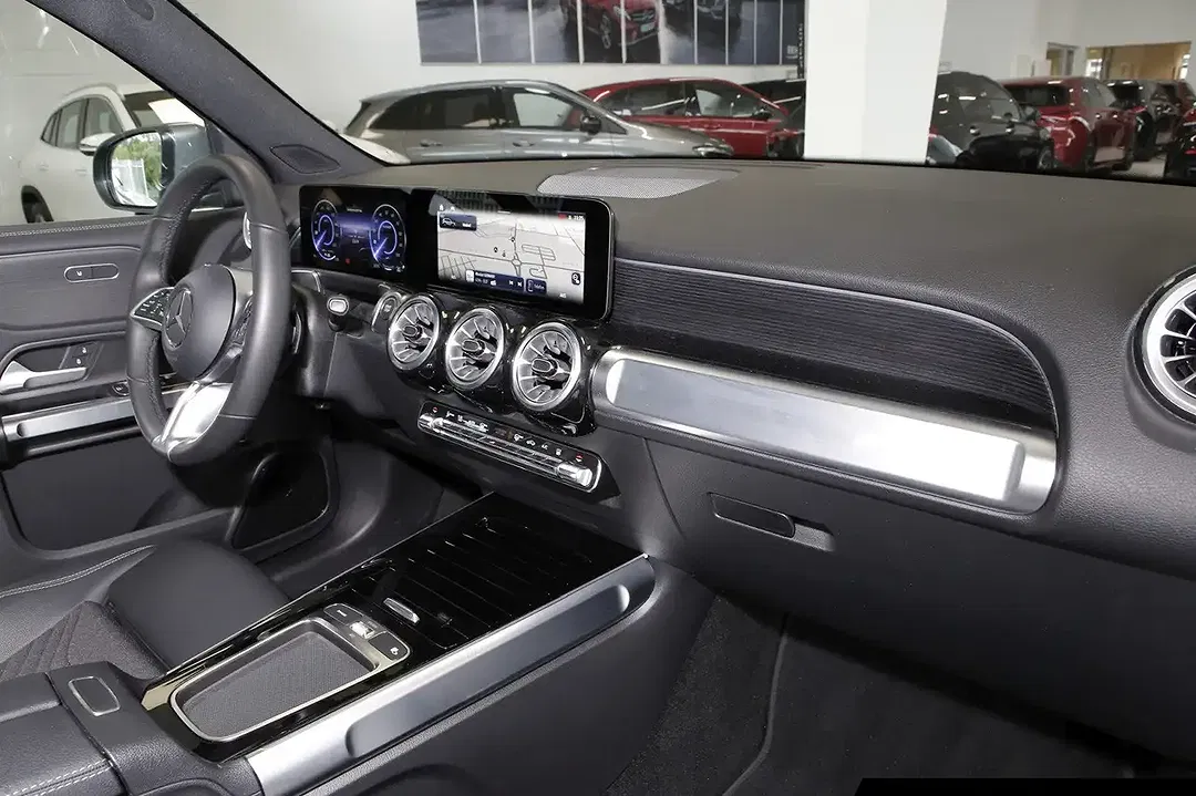 Mercedes-Benz EQB 250 - Thumbnail 7