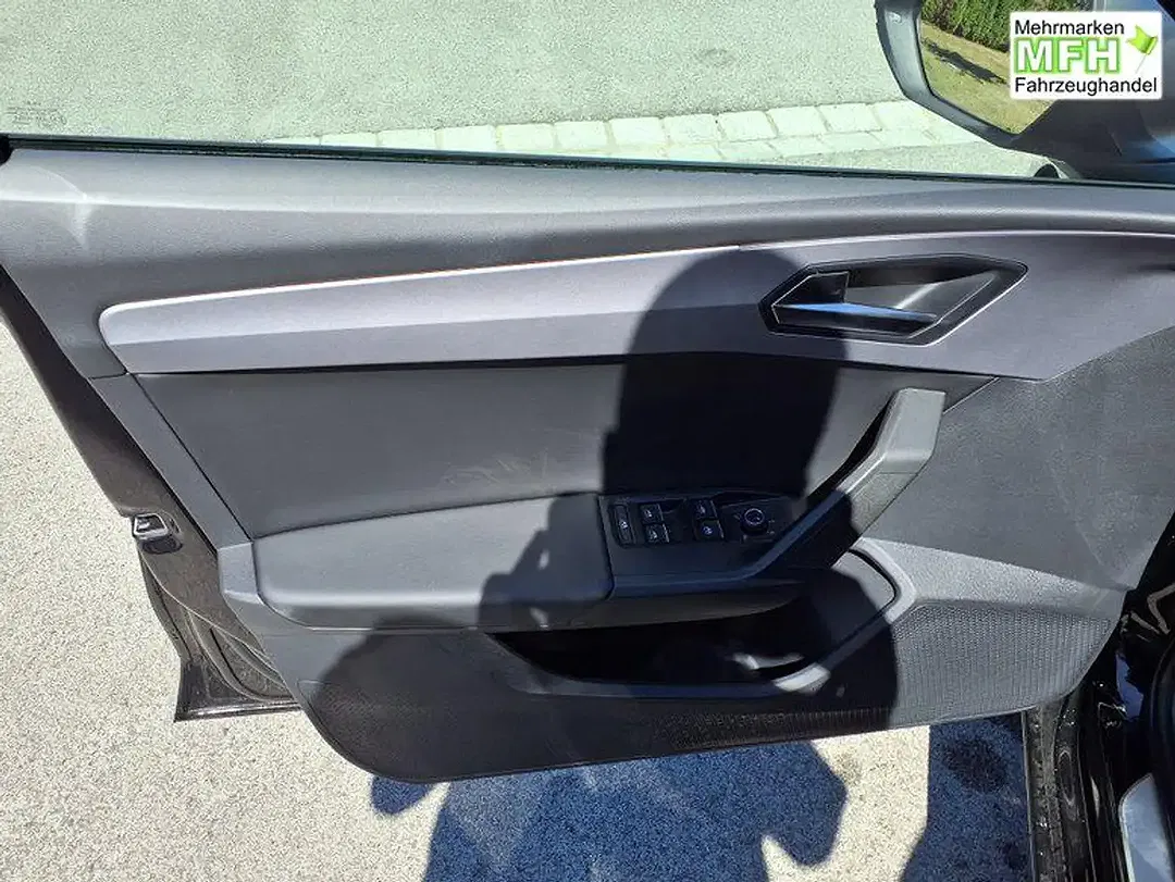 SEAT Leon - Thumbnail 5