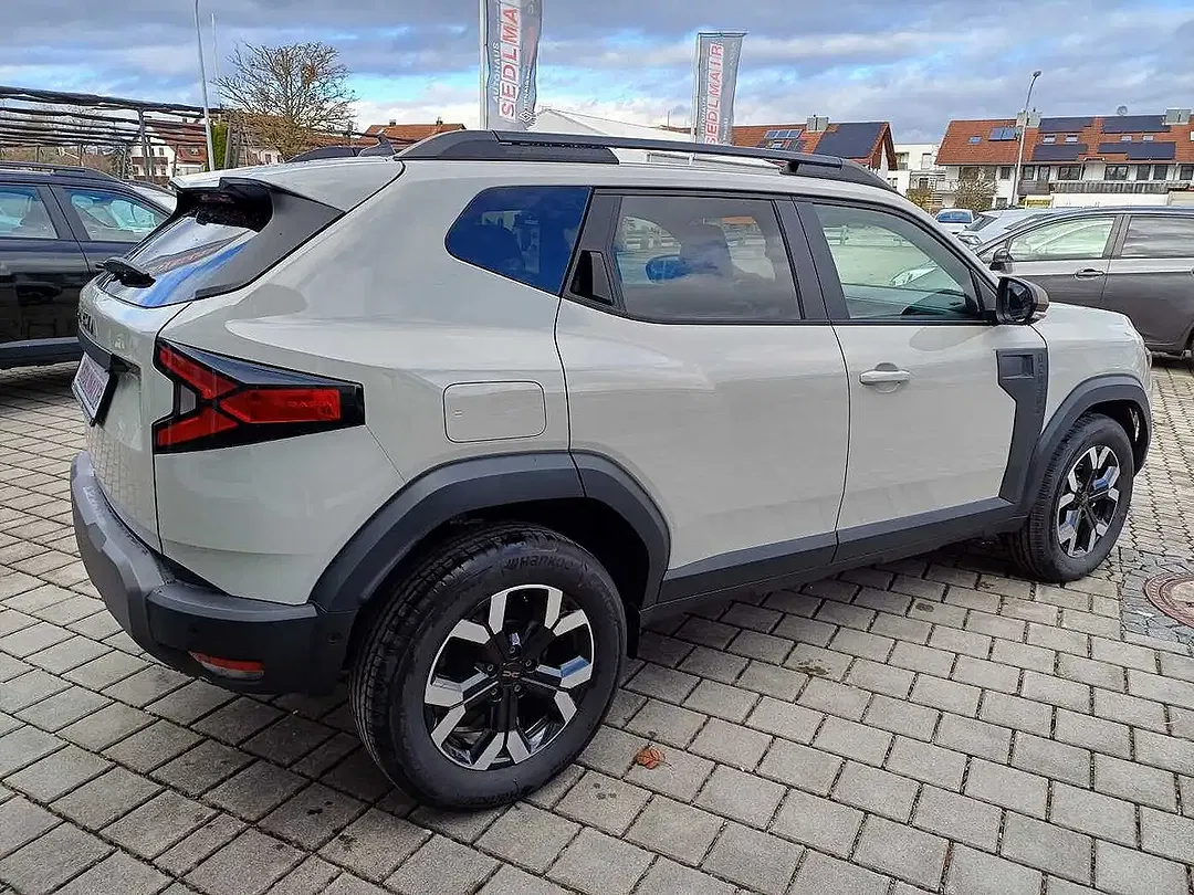 Dacia Duster - Thumbnail 3