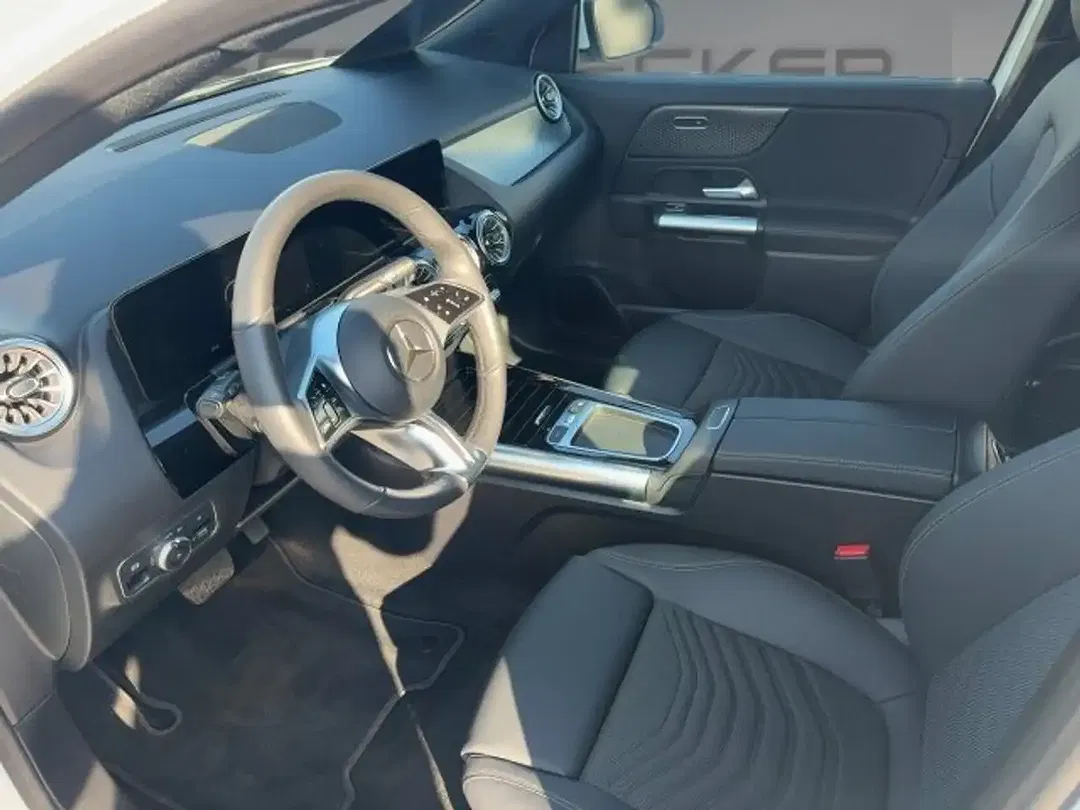 Mercedes-Benz EQA 250 - Thumbnail 10