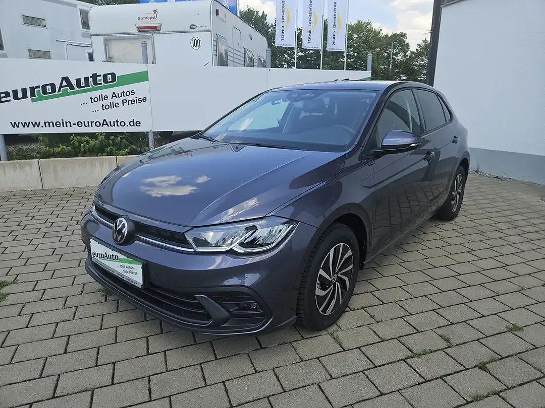 Volkswagen Polo - Thumbnail 1
