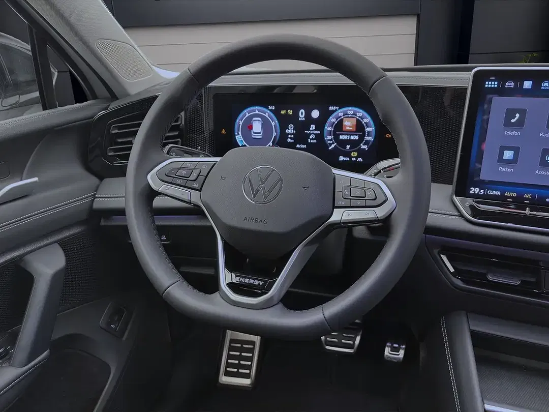 Volkswagen Tiguan - Thumbnail 12