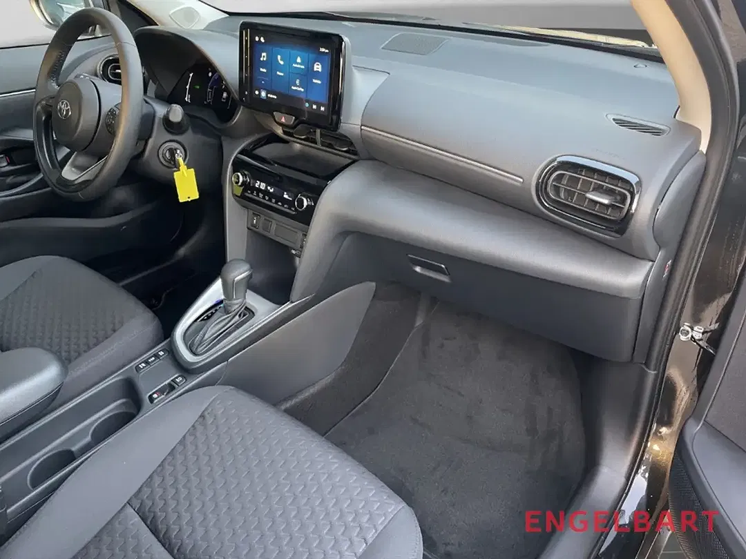 Toyota Yaris Cross - Thumbnail 11